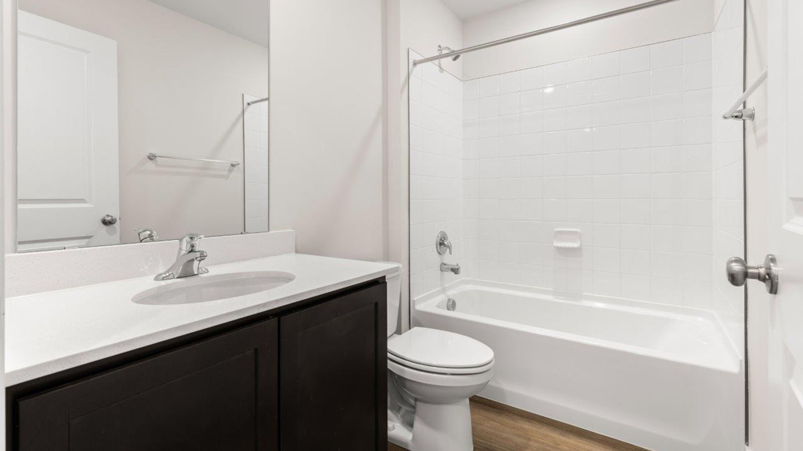 secondary full bath