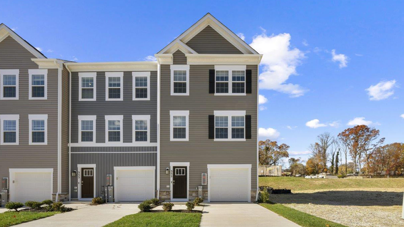 359 Hackley Drive exterior