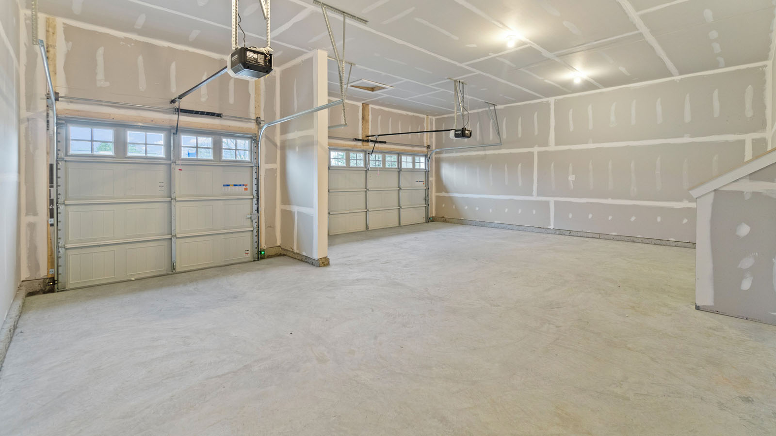 spacious garage
