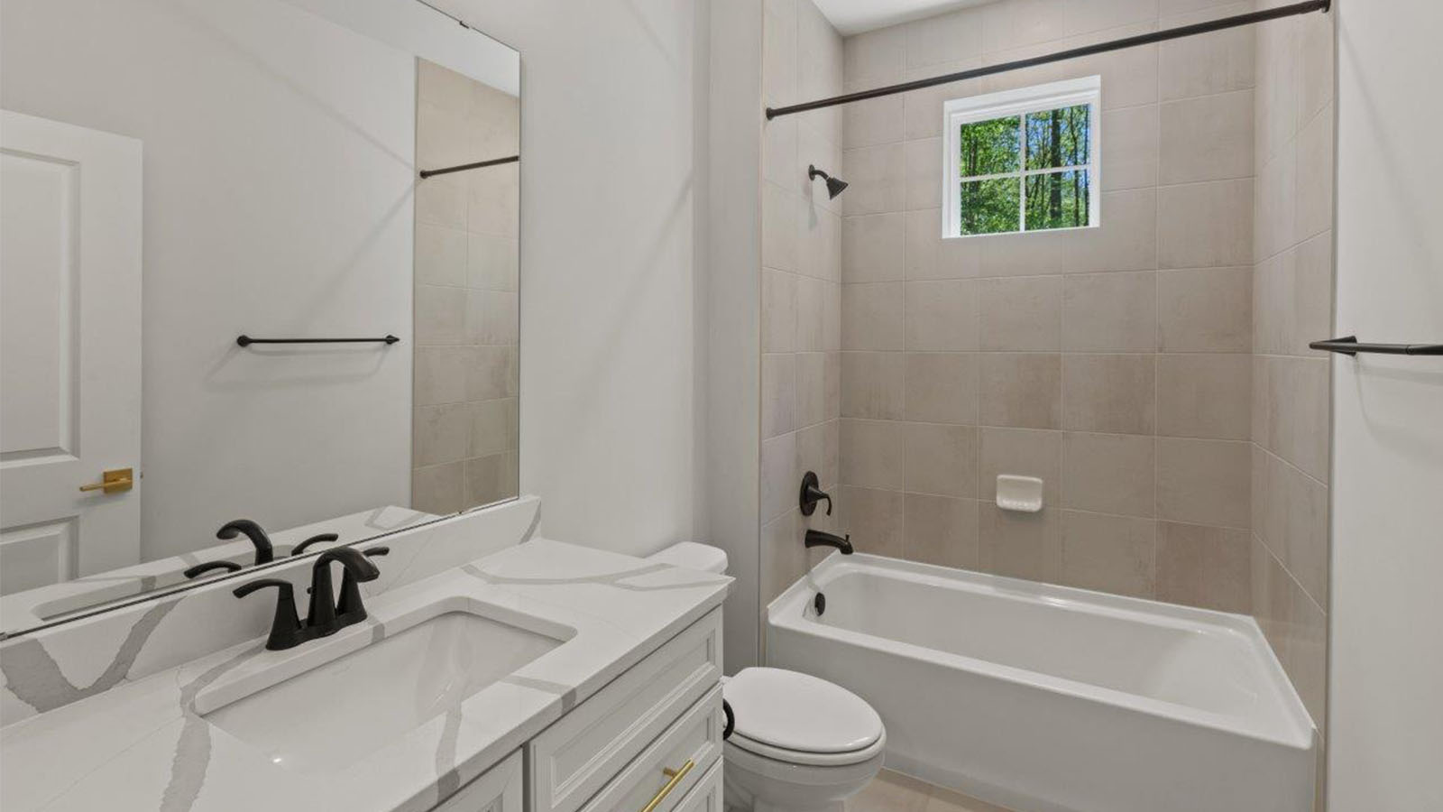 secondary full bath