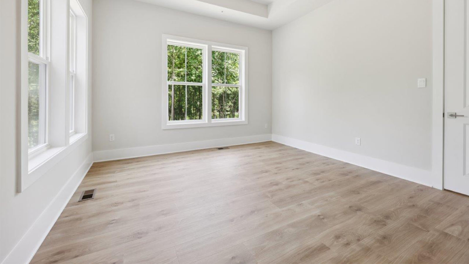 secondary bedroom or flex space