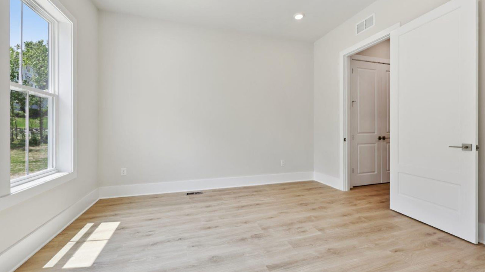 secondary bedroom or flex space