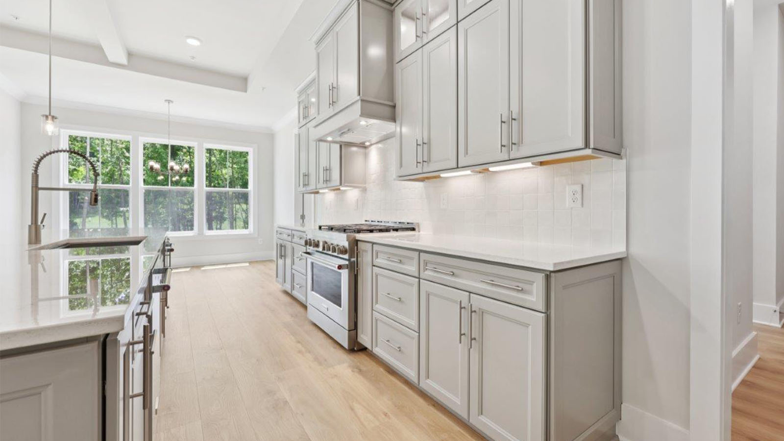 shaker kitchen cabinets