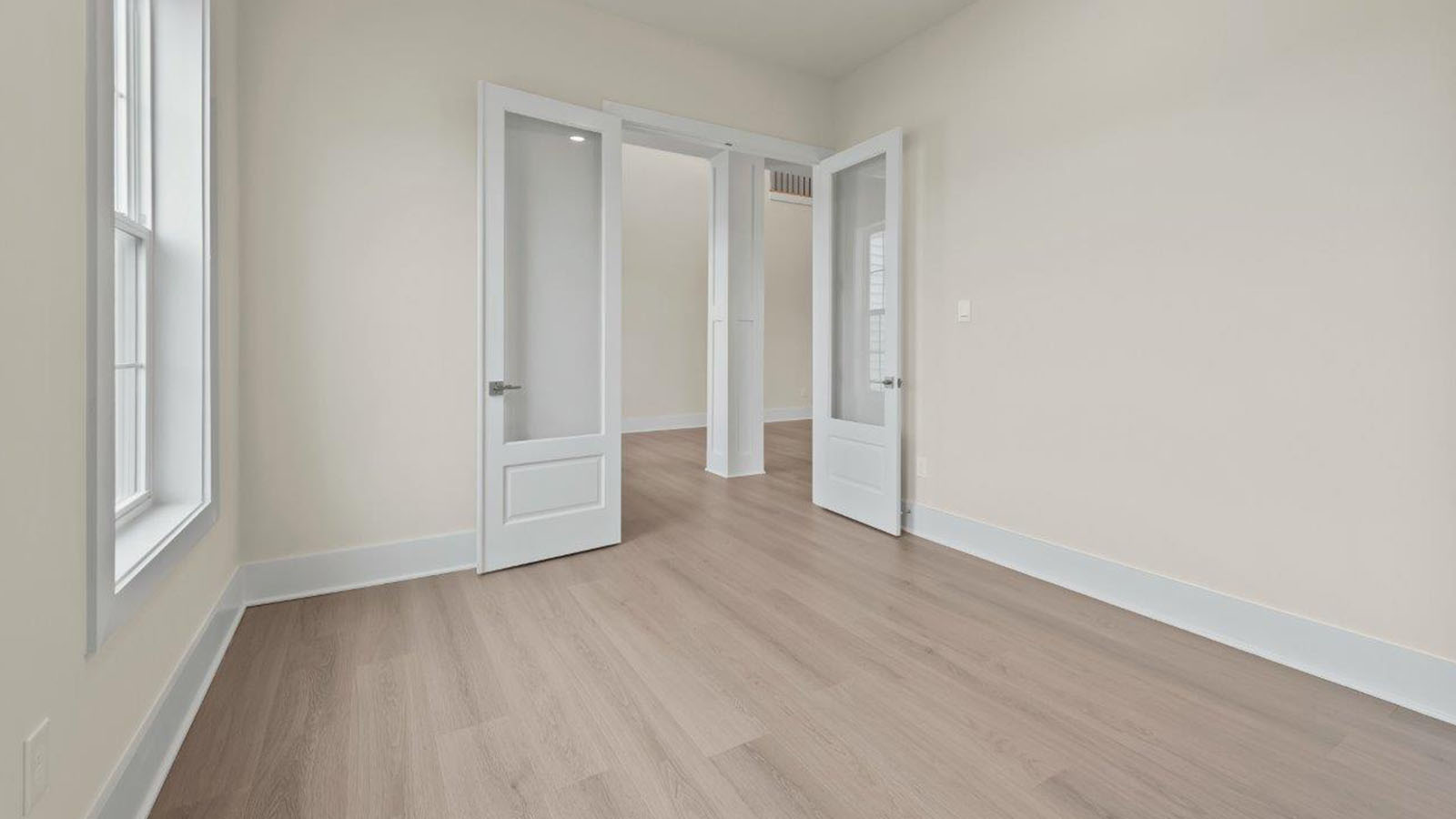 front flex room or office