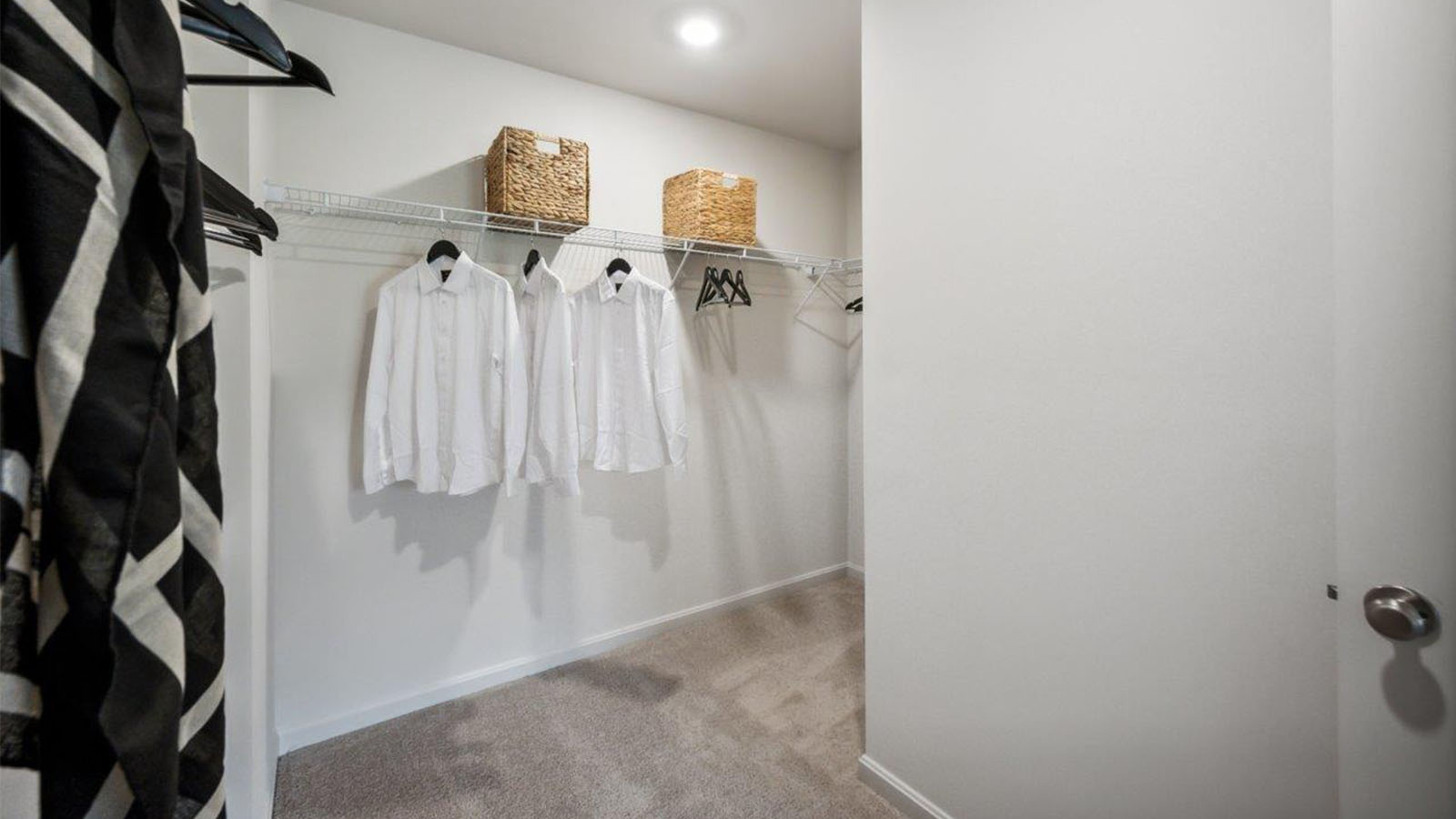 walk-in closet