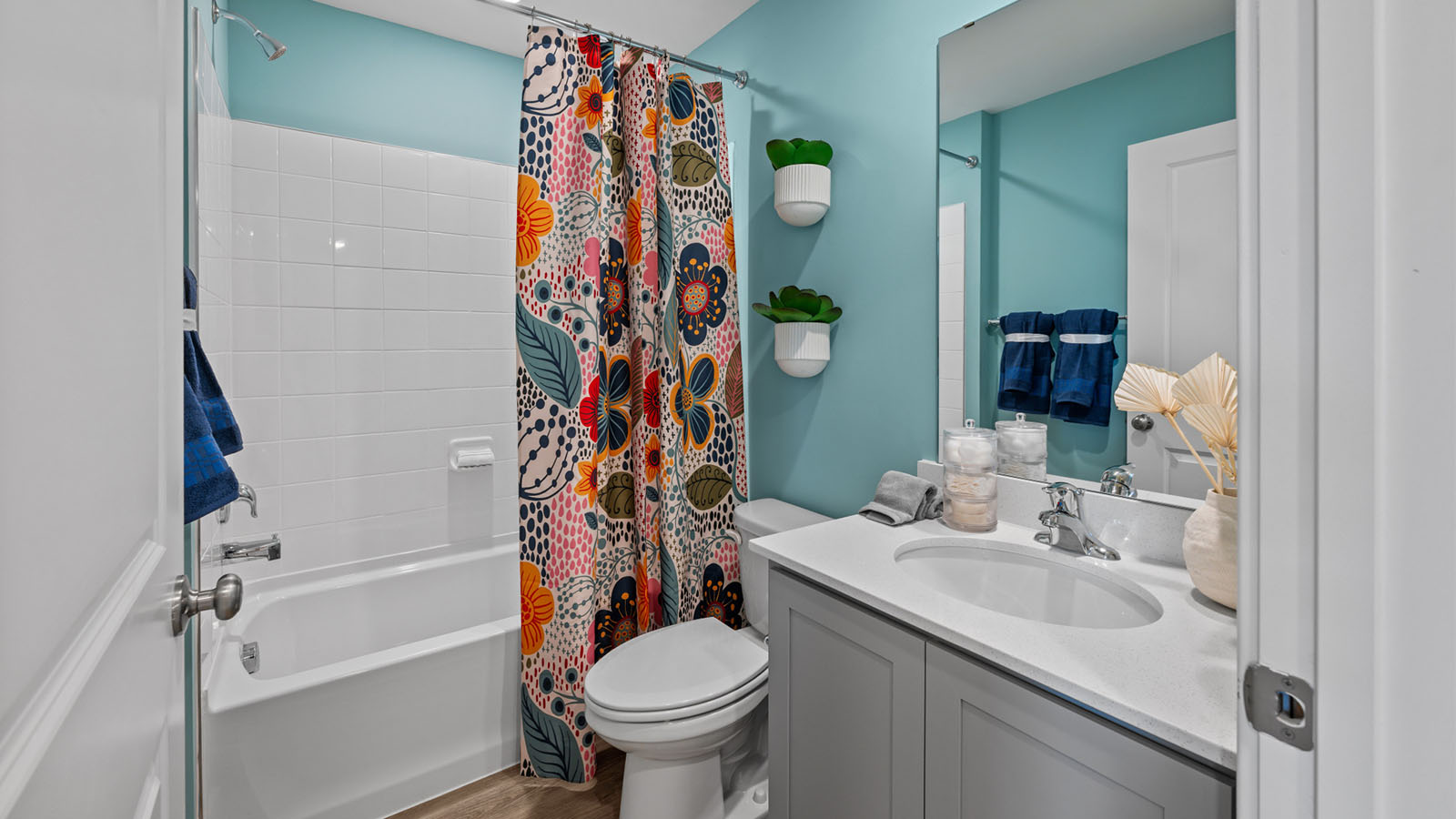 secondary full bath