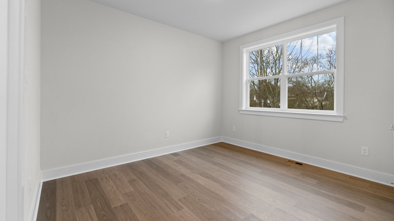 first floor bedroom or office