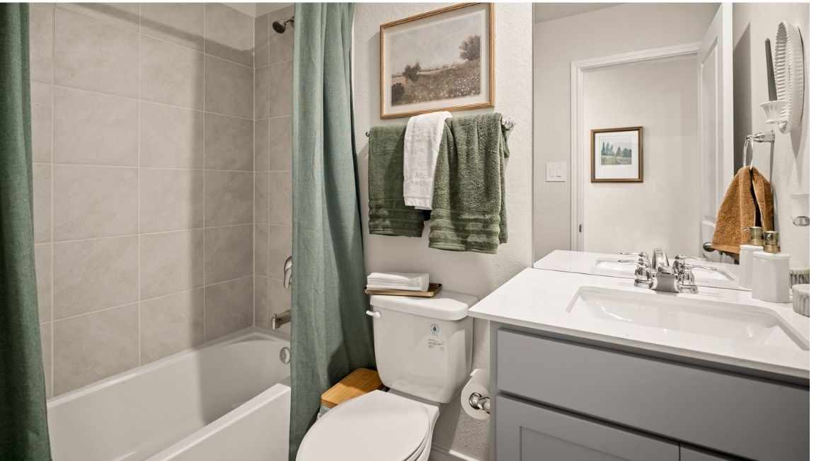 The Knight - Bathroom
