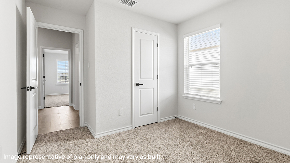 secondary bedroom with closet