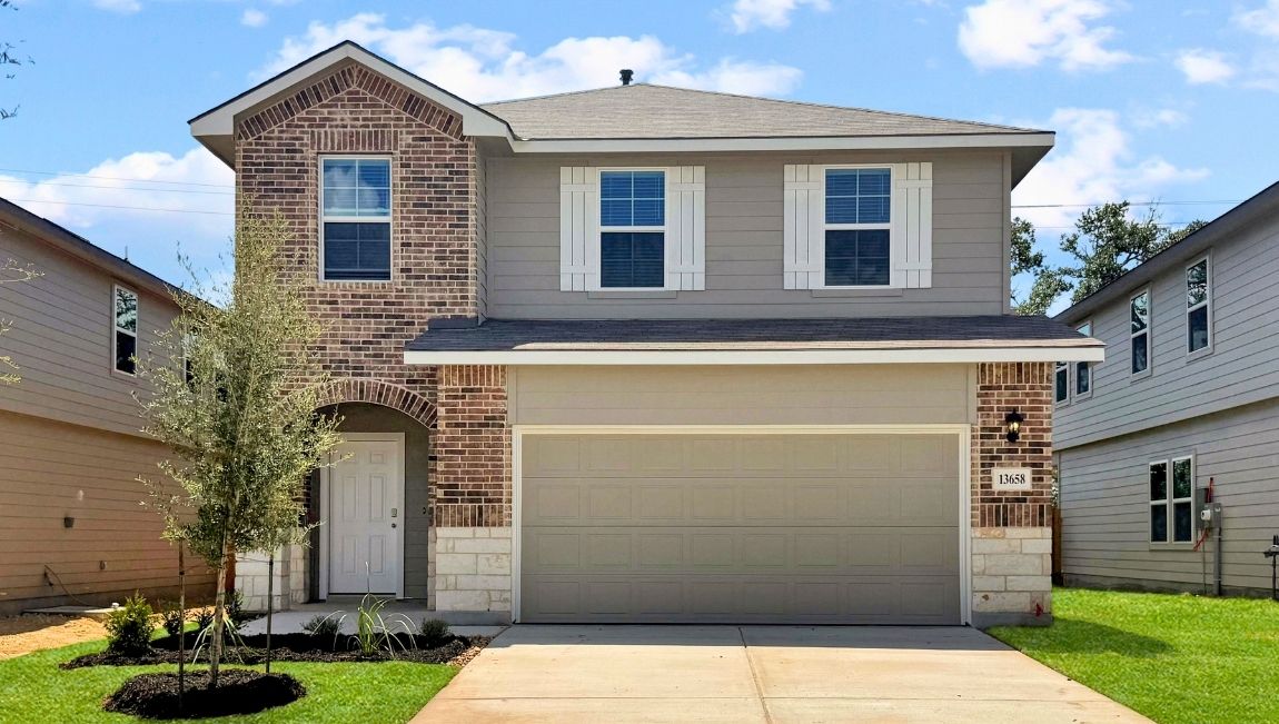 13658 Gunnison Quartz exterior