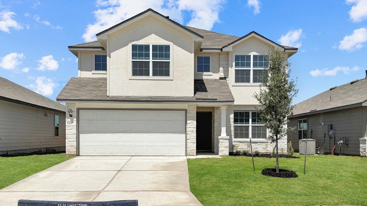 13657 Gunnison Quartz exterior