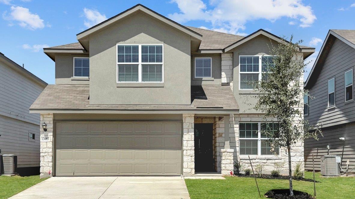 13685 Gunnison Quartz exterior