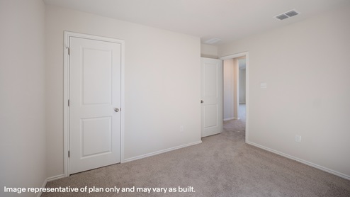 DR Horton Bulverde Copper Canyon the bowen floor plan 2241 square feet secondary bedroom with quality carpet and closet