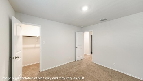 San Antonio Applewood New Construction Homes secondary bedroom with carpet and closet