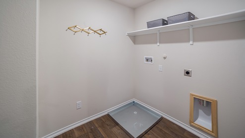 Utility room with built in shelving