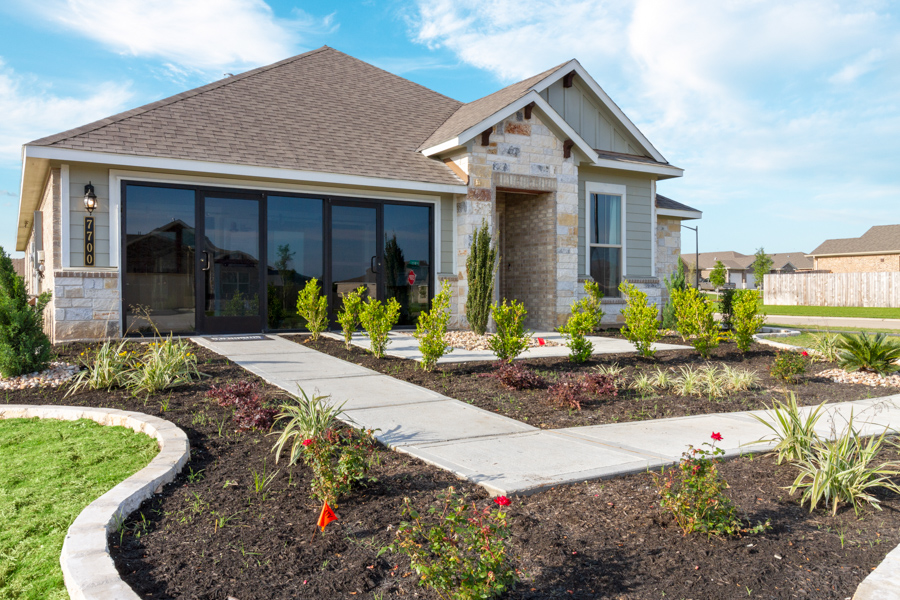 New Homes in Pecan Lakes NAVASOTA, TX D.R. Horton