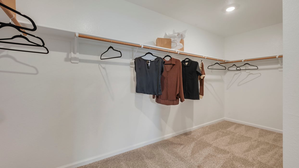 Knox landing model home walk in closet