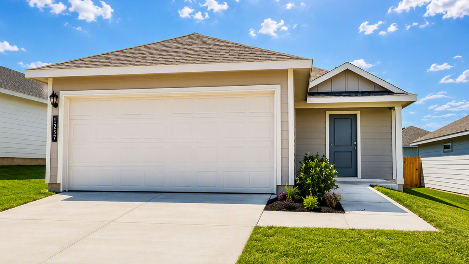 1257 Hickory Grove St exterior
