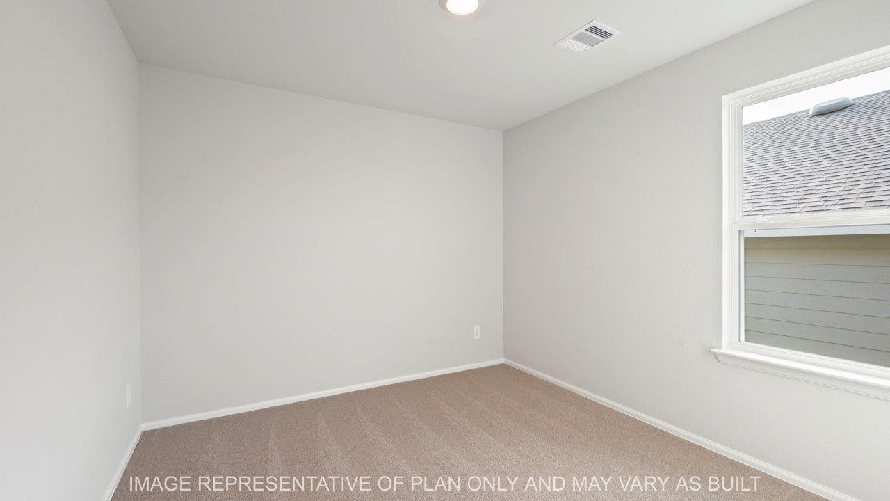 Easton bed 2 with carpet and window