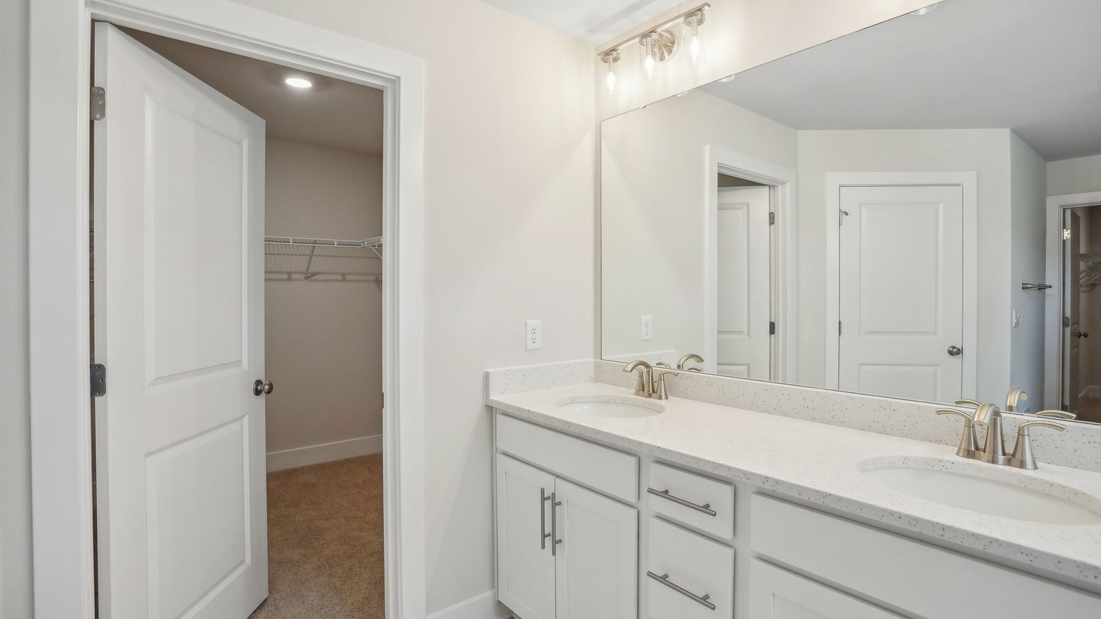 dual vanity in the primary bath