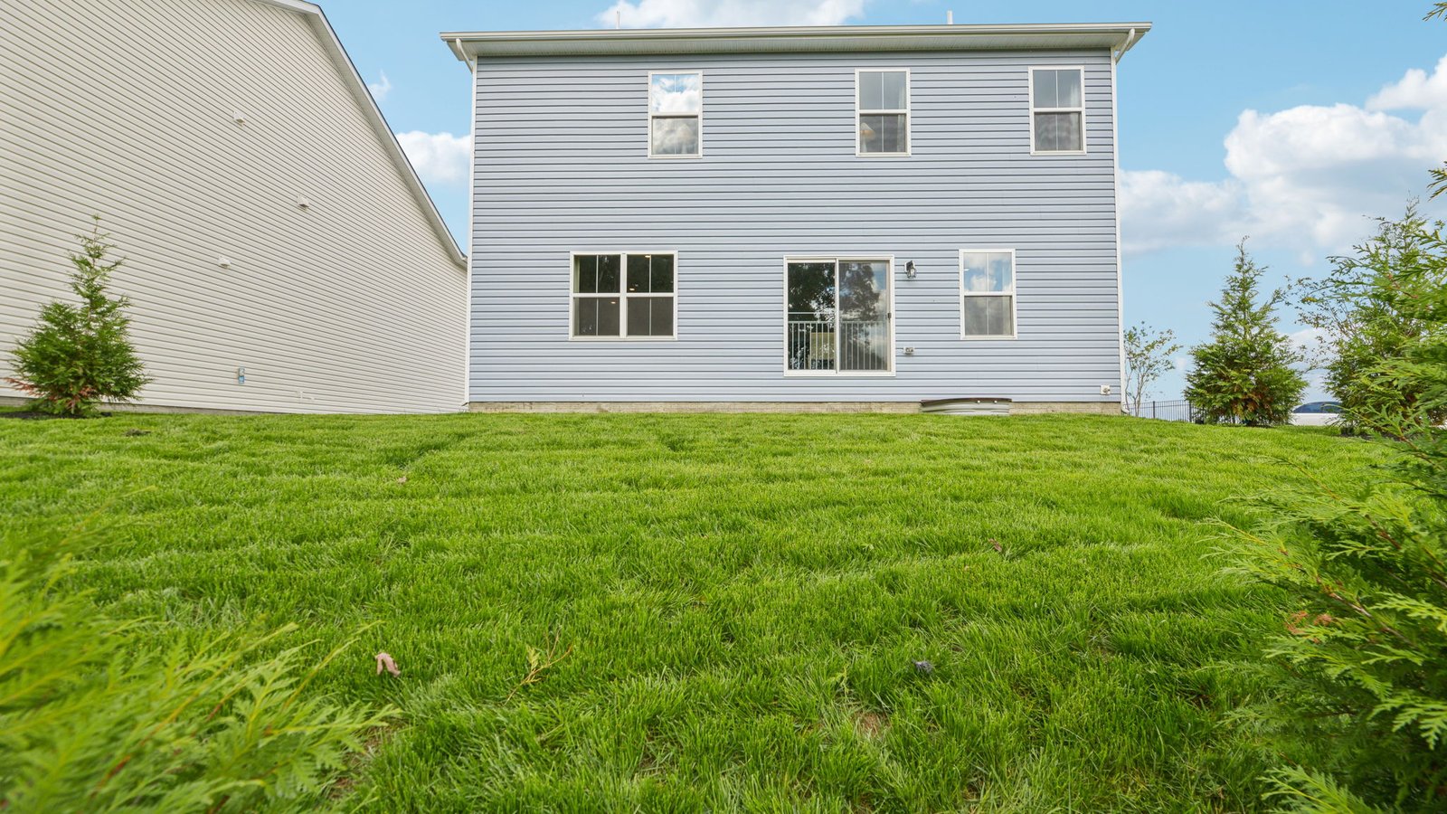 back exterior of Deerfield single family home