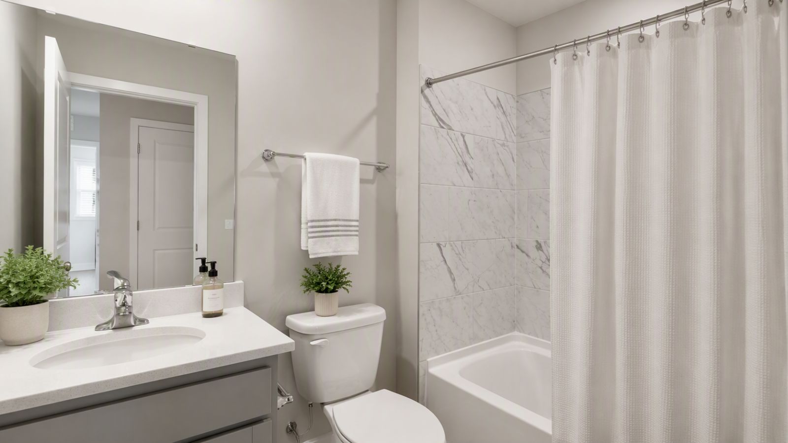 secondary full bathroom