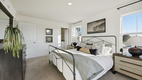 Primary bedroom comes with its own en-suite bathroom and closet