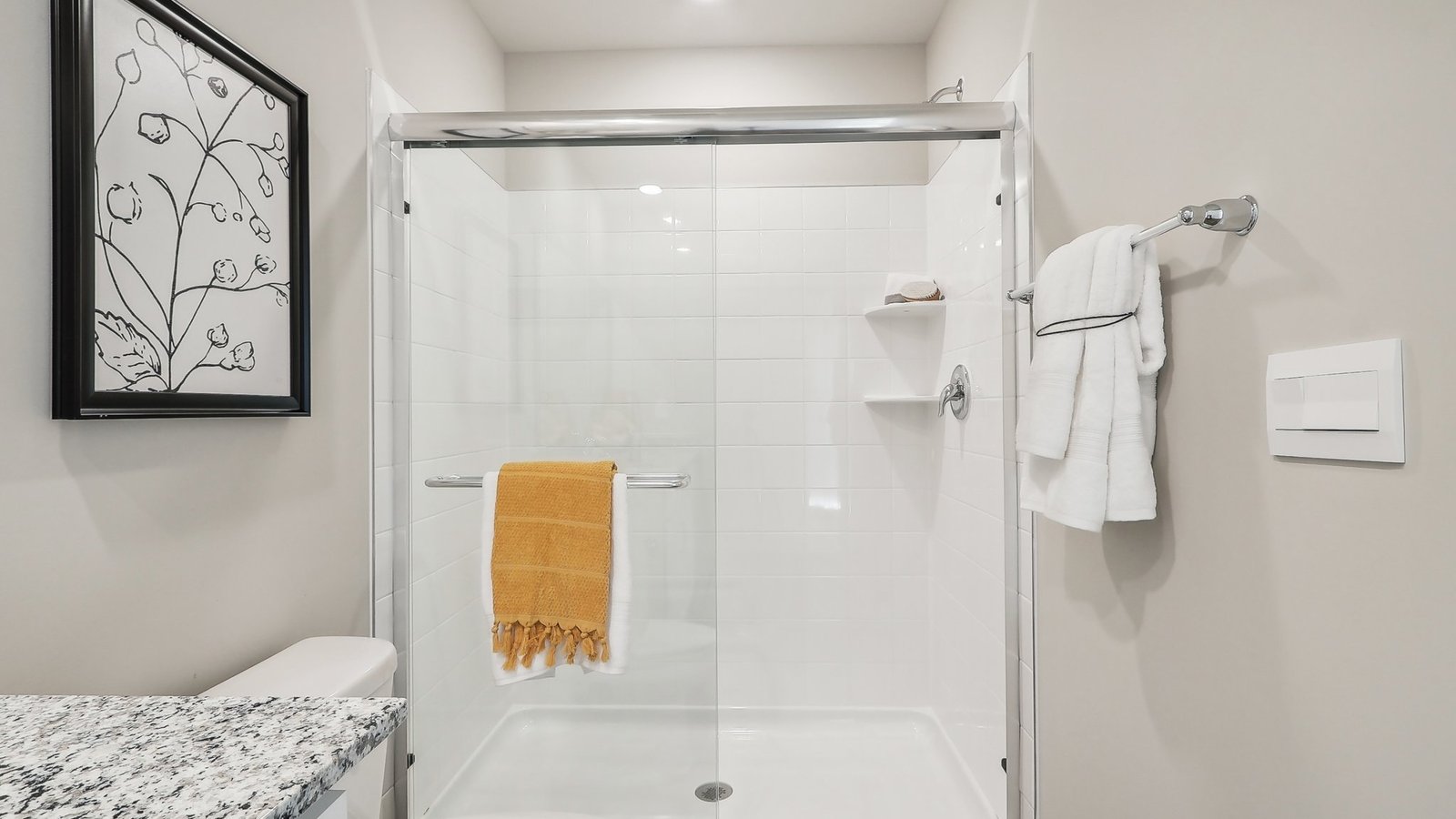 primary full bath with dual sink vanity