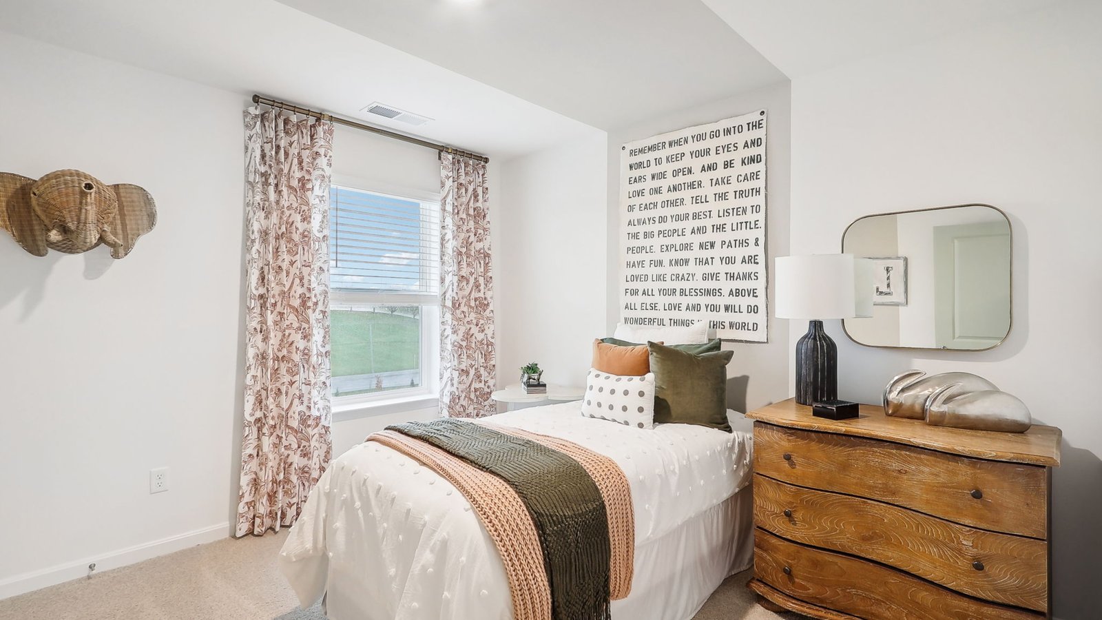 secondary bedroom with modern design