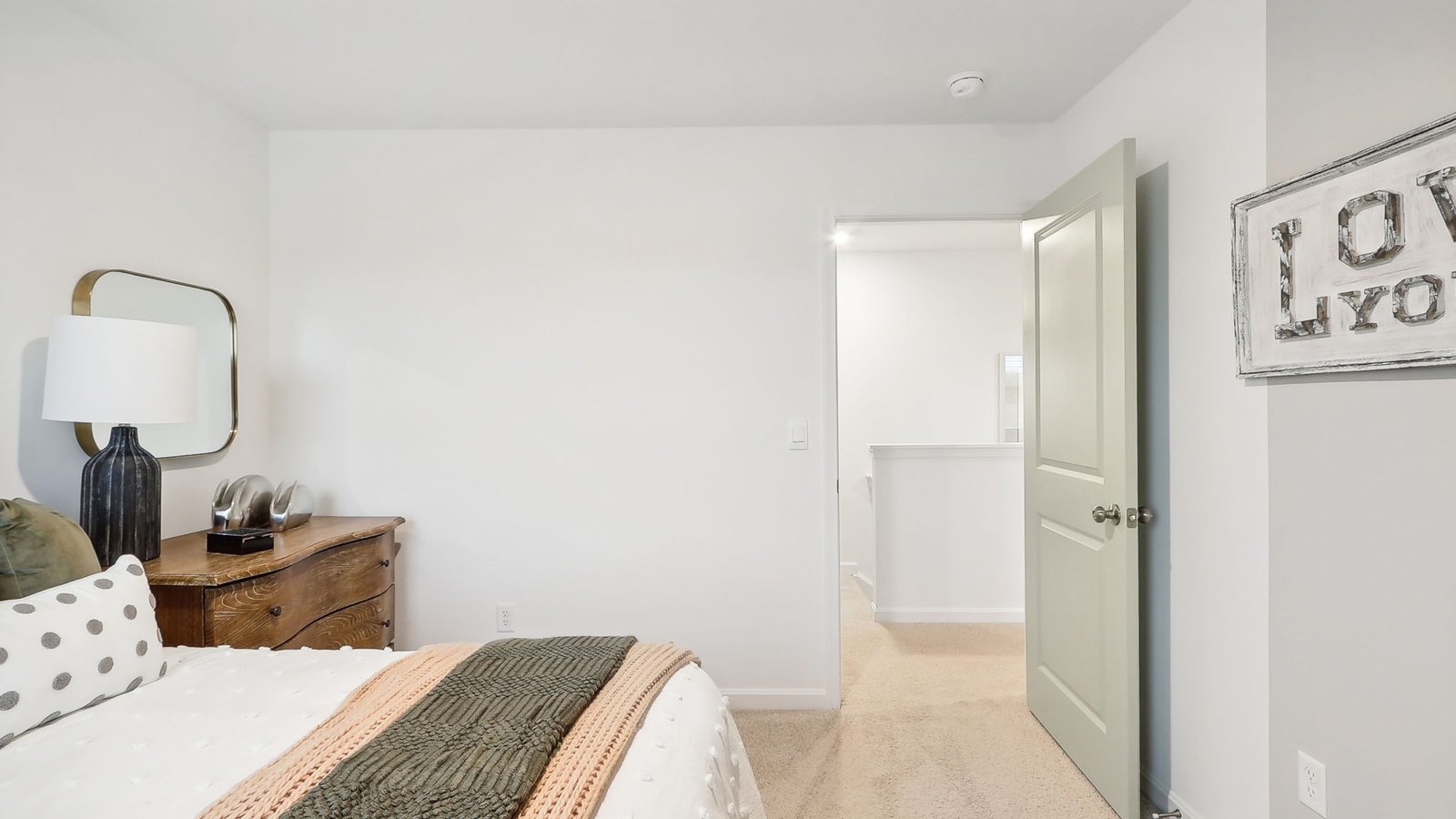 secondary bedroom with modern design