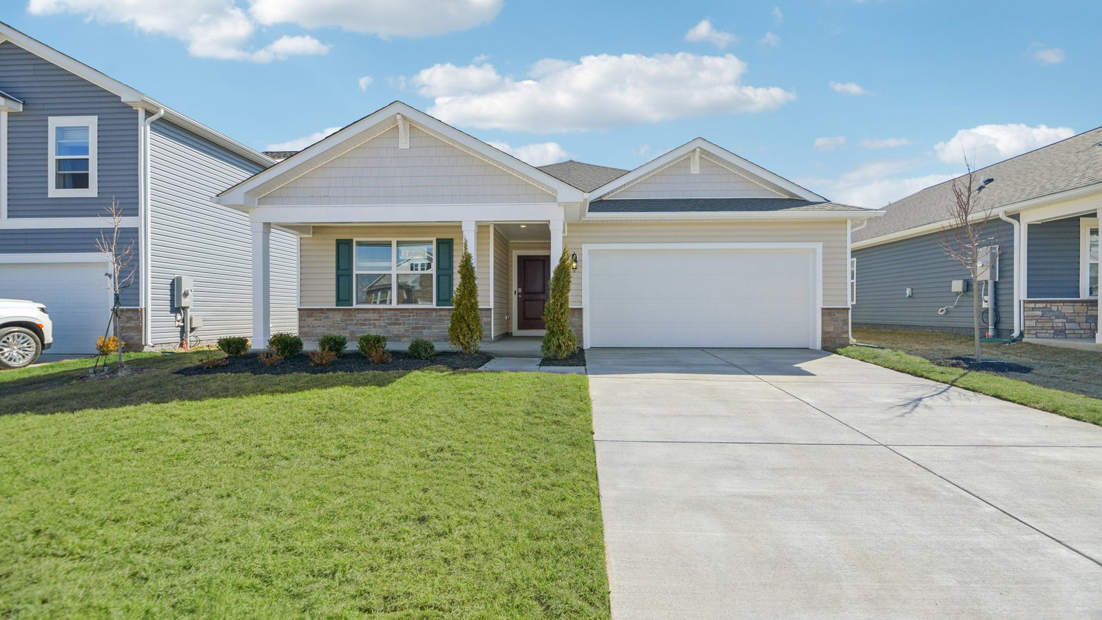 Neuville_exterior_front