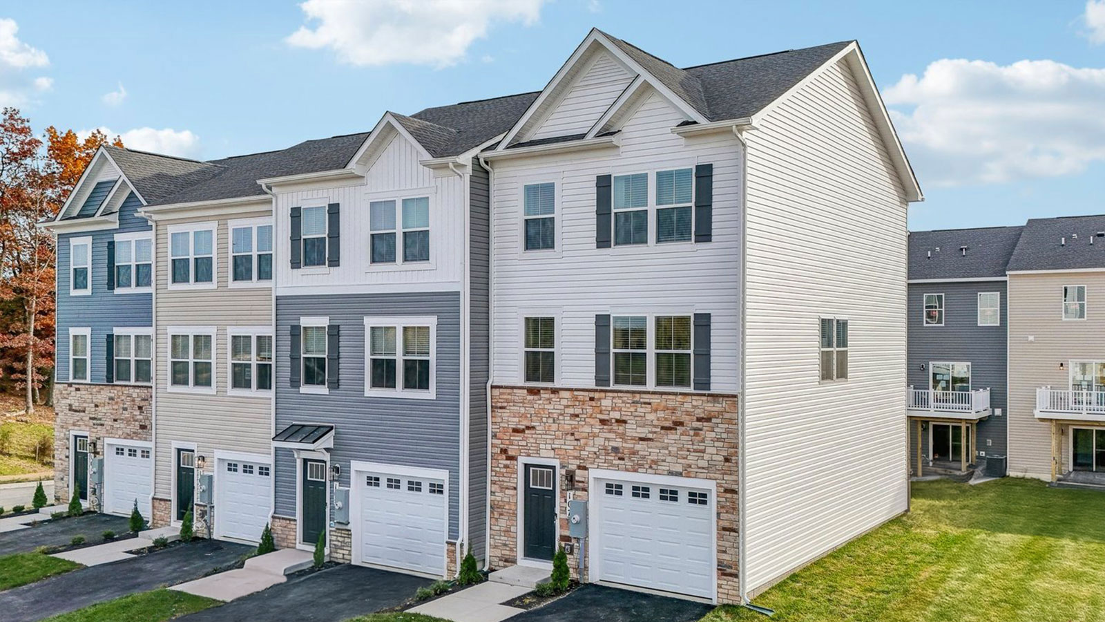 Adams_townhomes_front_exterior