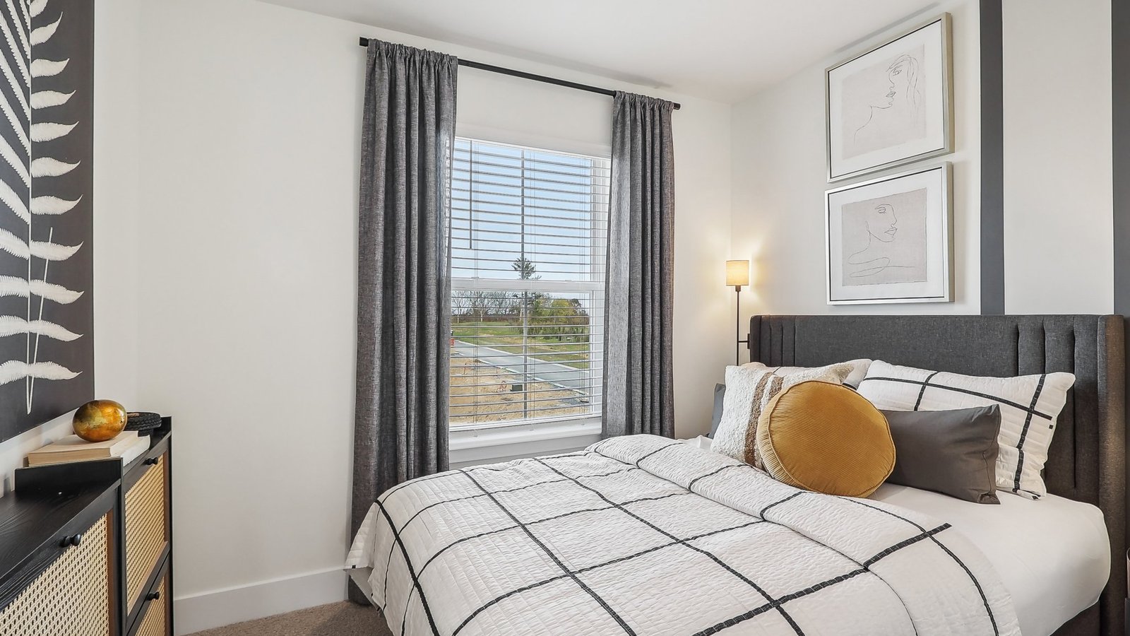 additional bedroom with modern design