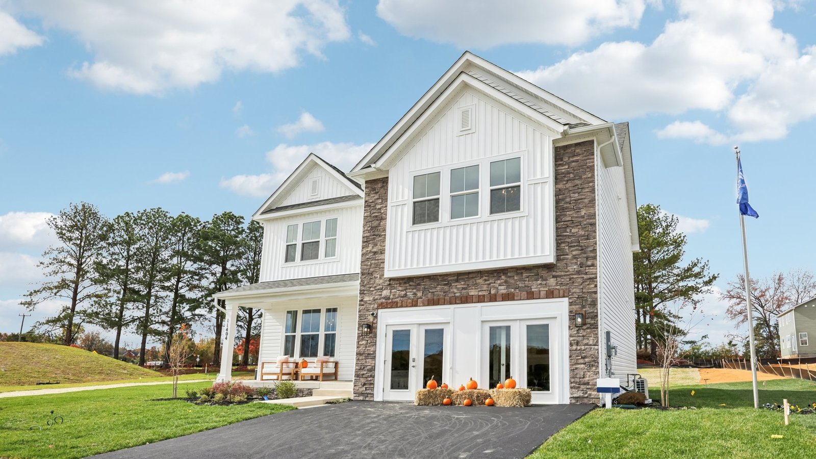New home in Fredericksburg VA featuring Hampshire II floorplan elevation L