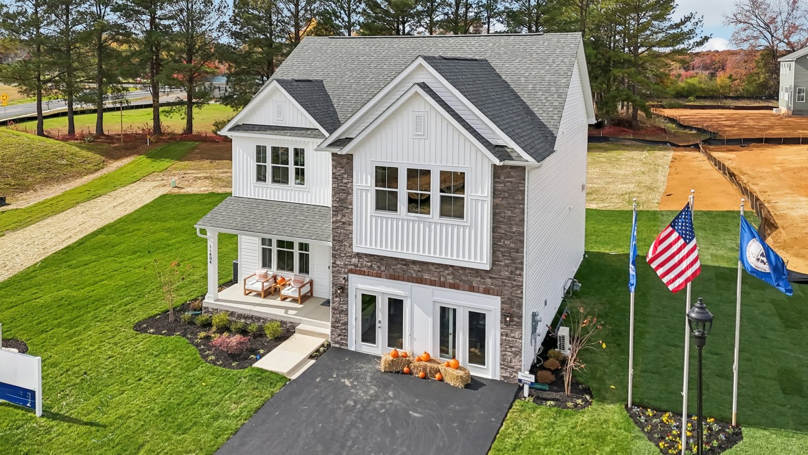 New home in Fredericksburg VA featuring Hampshire II floorplan elevation L