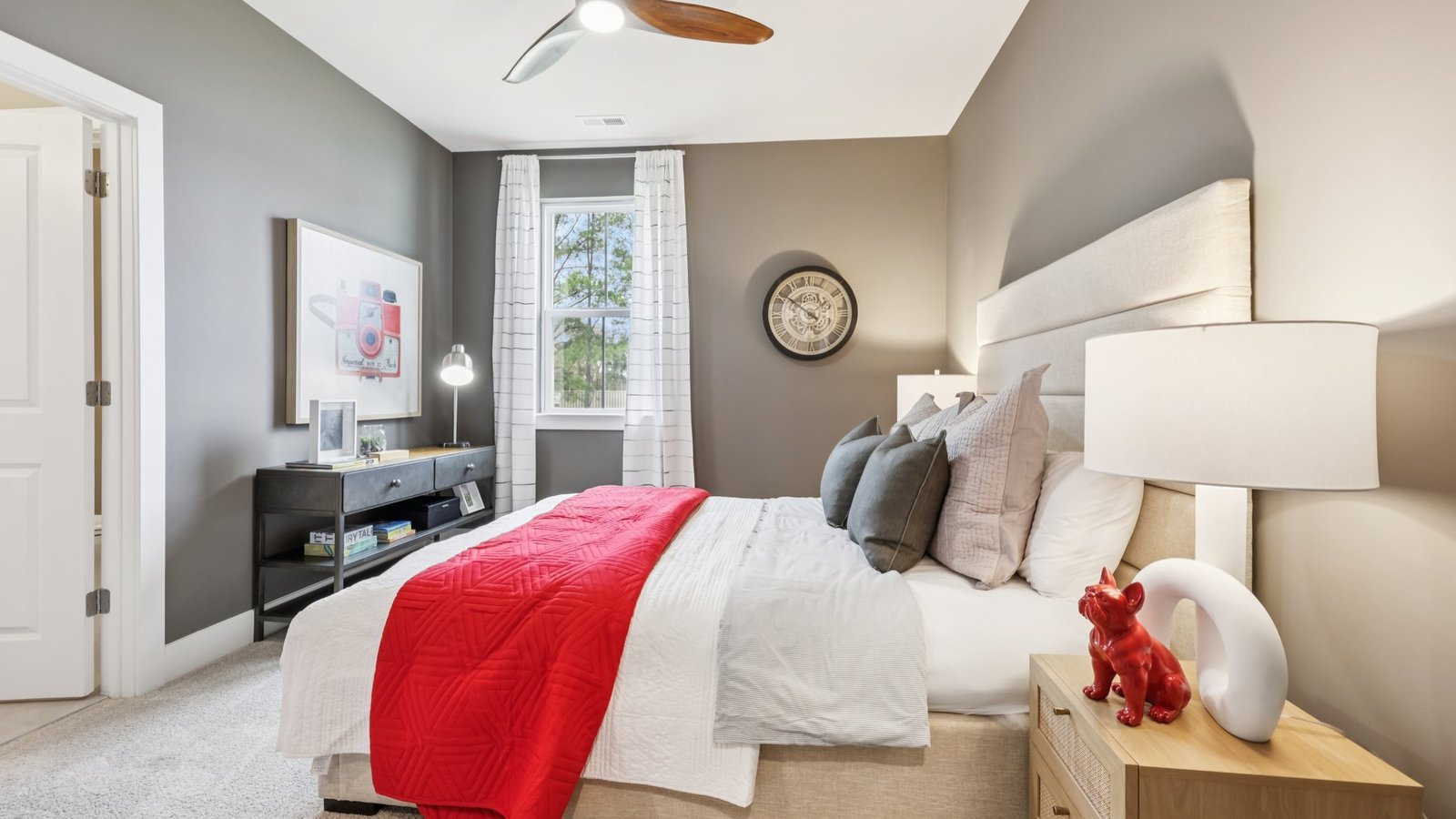 modern secondary bedroom