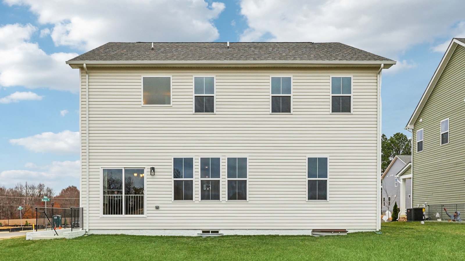 Hampshire II model exterior look from the back