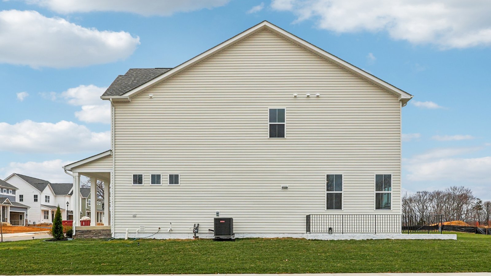 Hampshire II model exterior look from the side