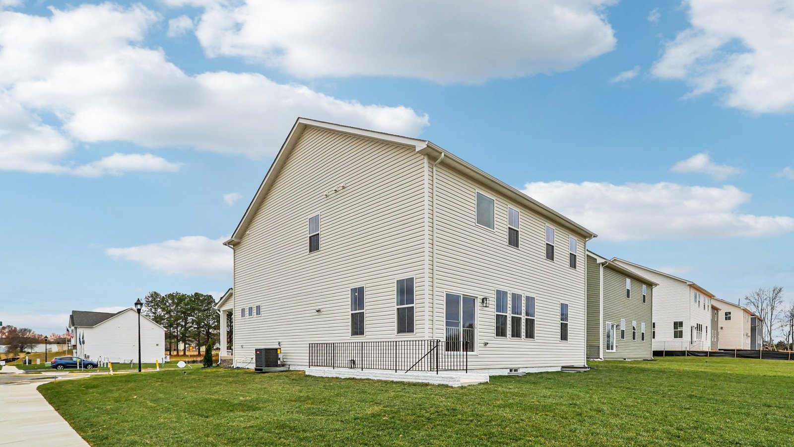 Hampshire II model exterior look from the side