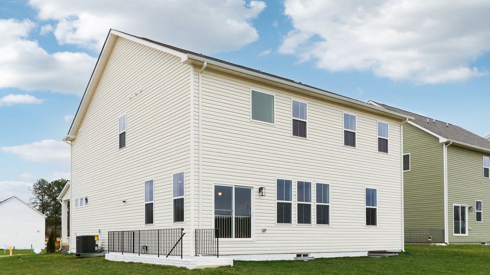 Hampshire II model exterior look from the back