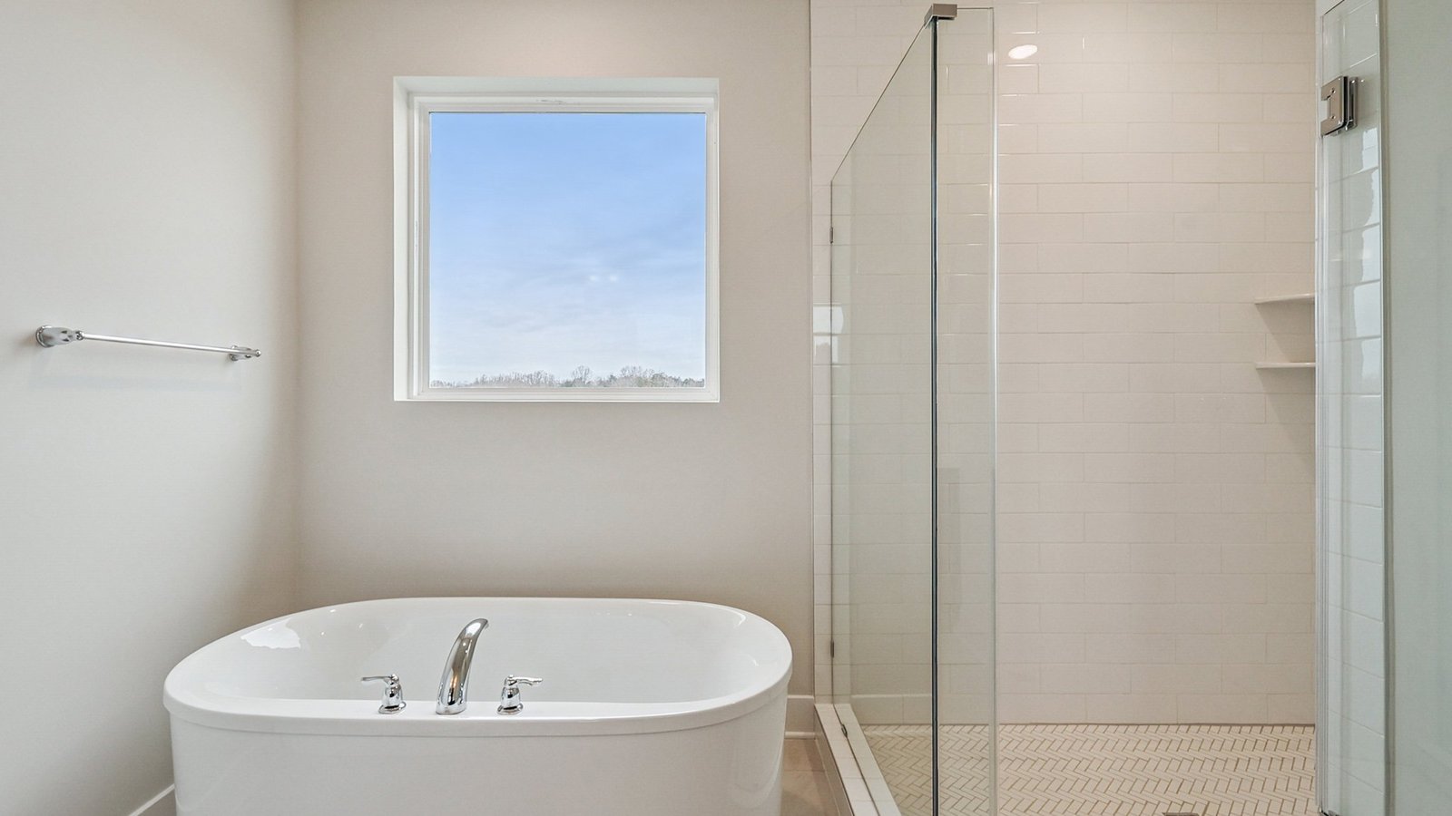 primary bathroom with dual sink vanity