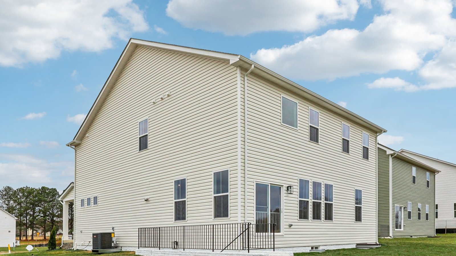 Hampshire II side exterior