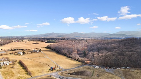 beautiful mountain view in Luray Landing