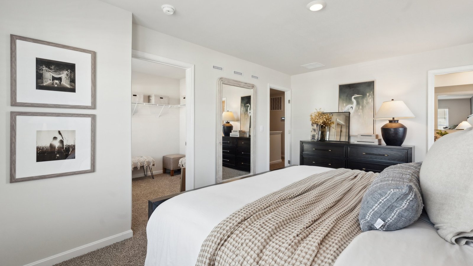 Primary bedroom features en-suite bath and walk-in closet