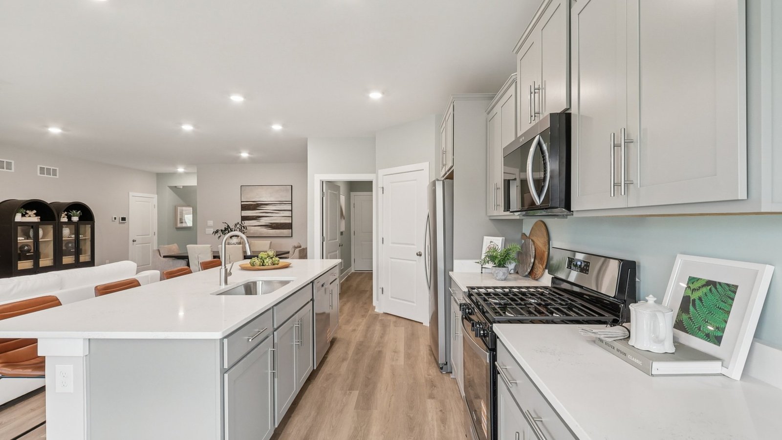 This home comes with stainless steel kitchen appliances