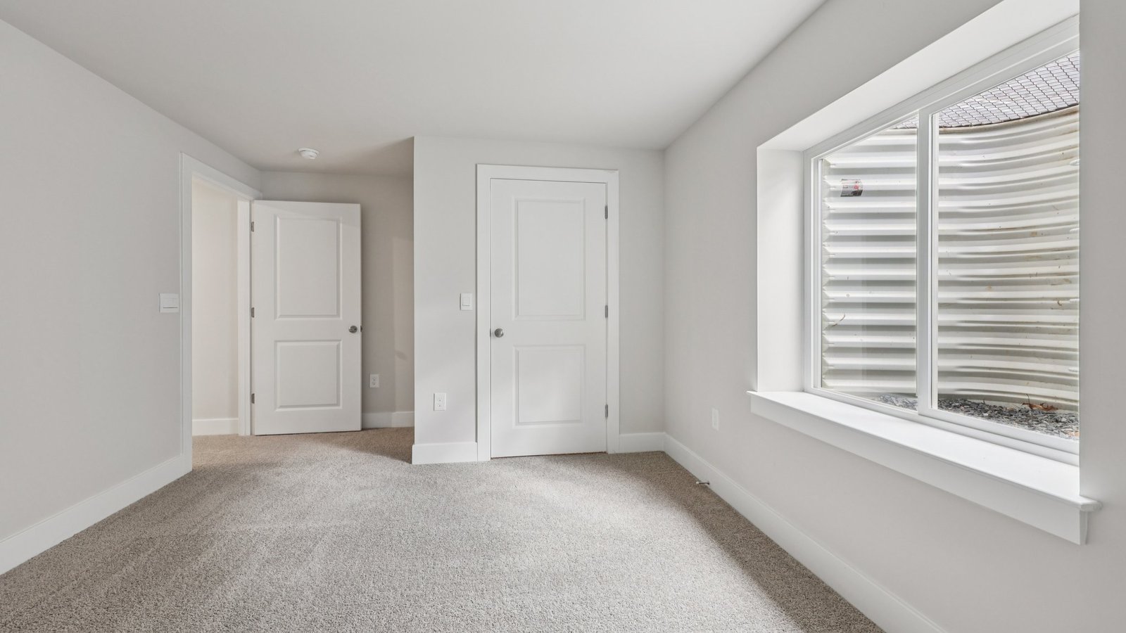 Secondary bedroom e-grass window