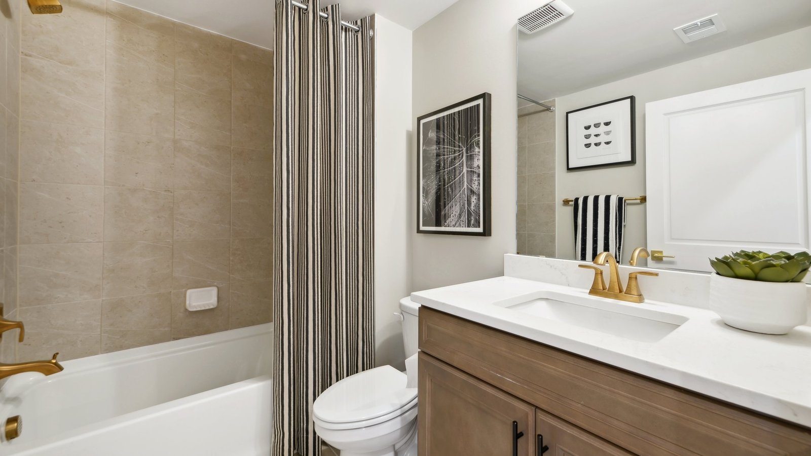 bathroom with a bathtub