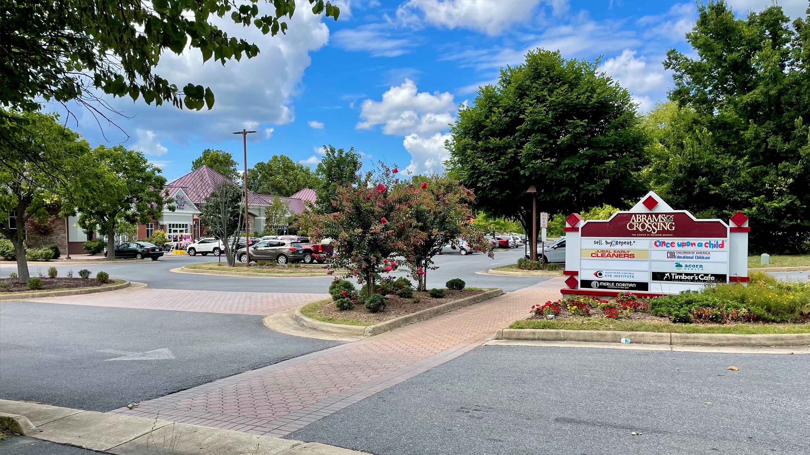 Abrams Crossing Shopping plaza