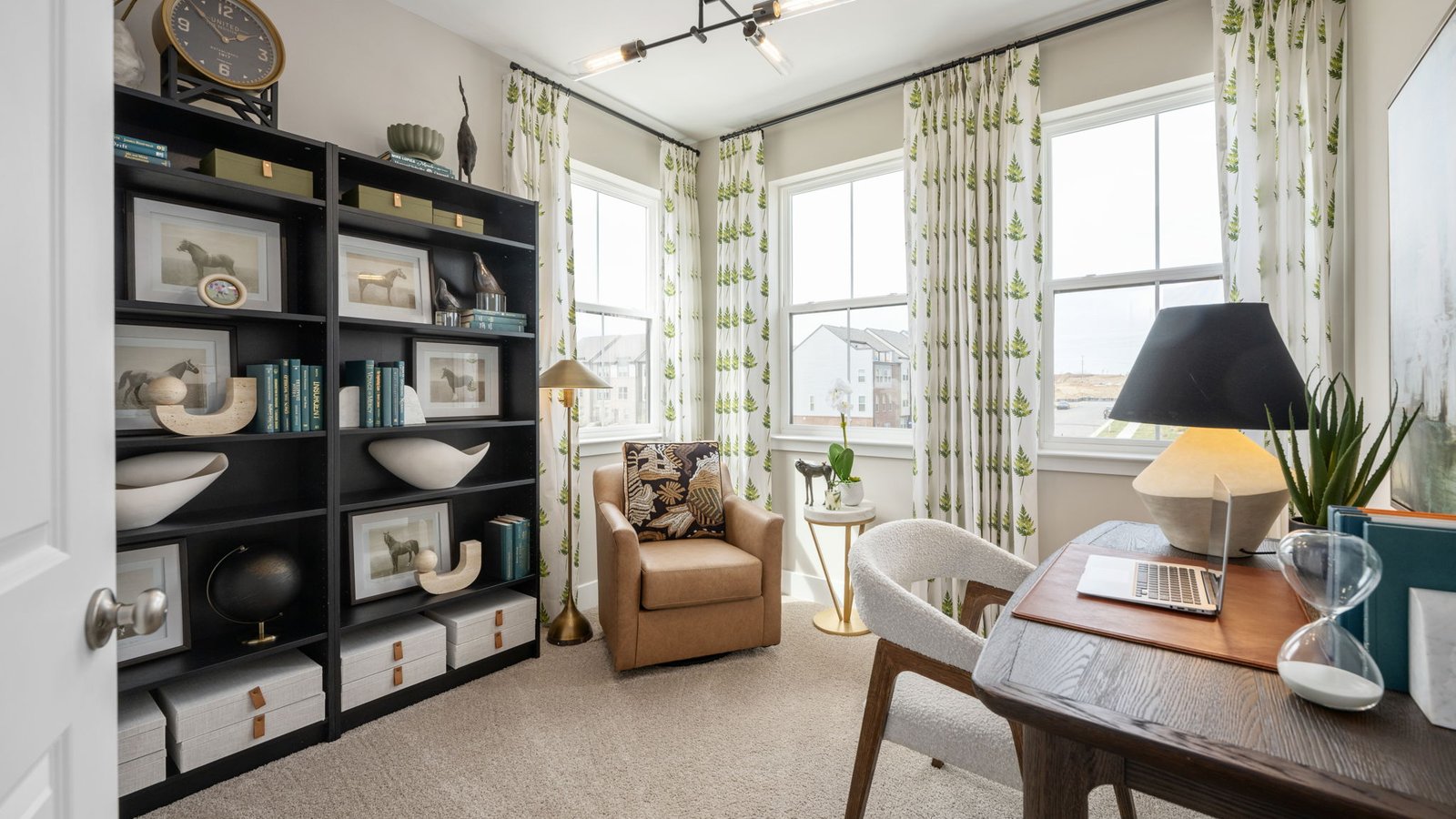 secondary bedroom or office space