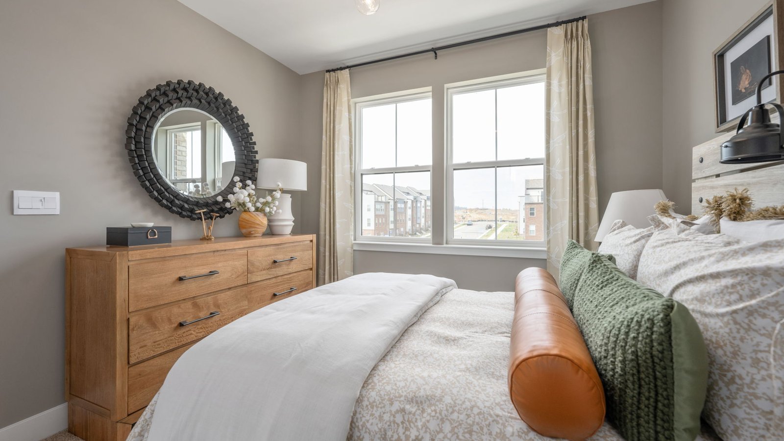 secondary bedroom or office space